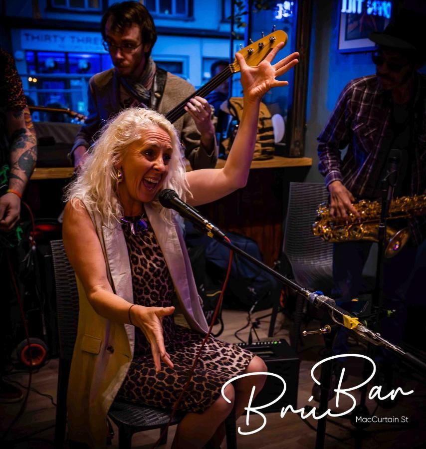 Bru Bar & Hostel 코크 외부 사진